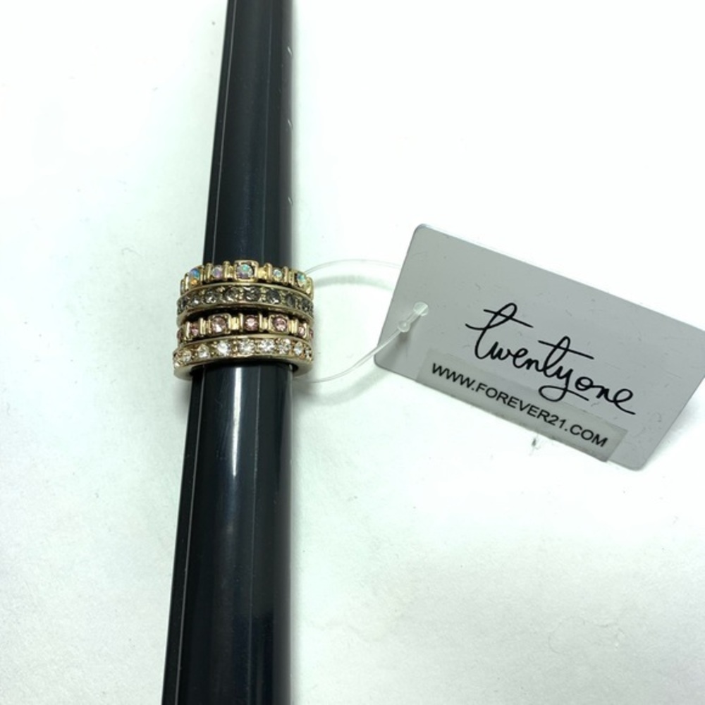 NWT SET of 4 fashion rings with crystals gold tone